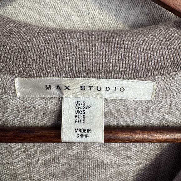 Max Studio Sweater Size S Gray White Plaid Long Sleeve Collared V-Neck Knit Top - Picture 5 of 11